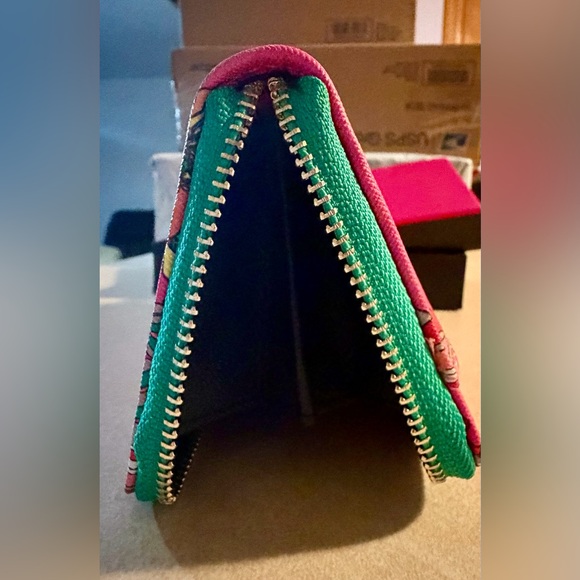 Trina Turk Pink Floral Long Zippy Wallet BNIB - Picture 10 of 12